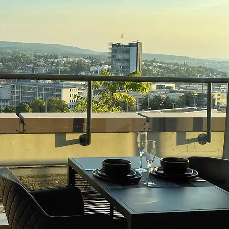 Zentrale Penthouse Mit Goldstadtblick *