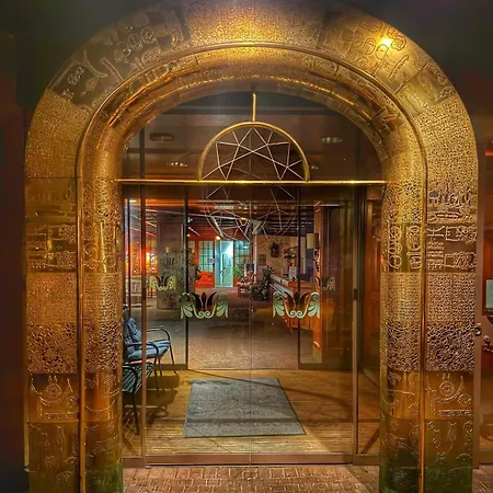 Apartament Zentrale Penthouse Mit Goldstadtblick